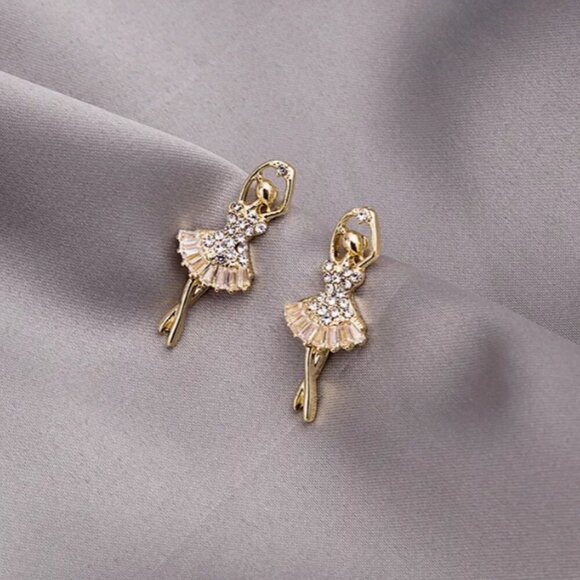 Ballerina Ballet Dancer costume charm Fashion Earrings set - Picture 1 of 3